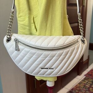 Michael Kors   Shoulder bag  crescent shaped  quilted front  leather  white
Silv